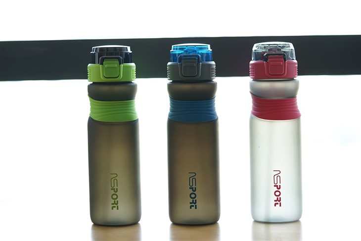 700ml Plastic Sport Drinking Bottle With Jump Lid